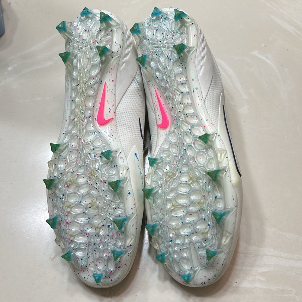 Nike Cleats - Picture 2 of 3